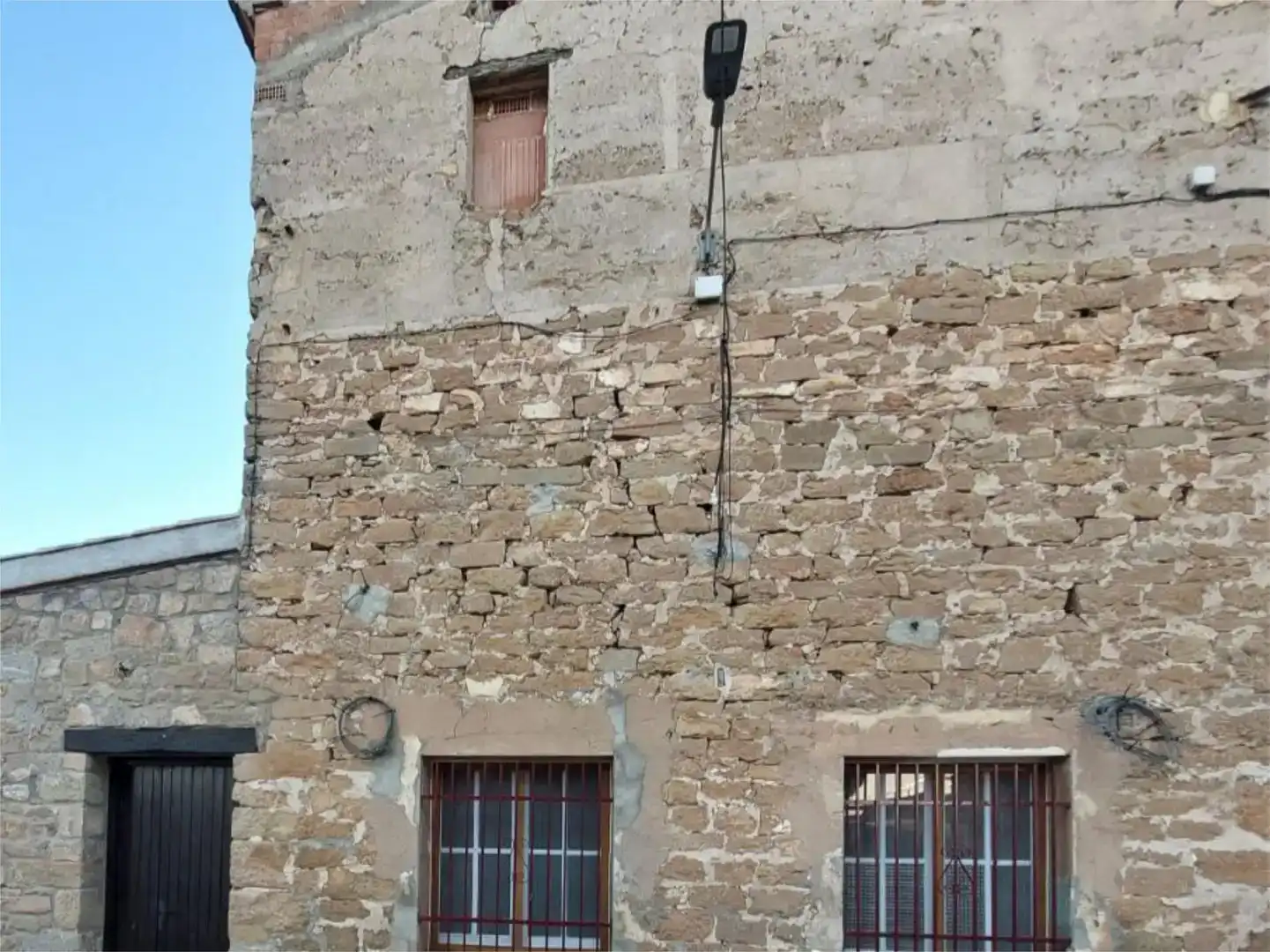 Vista exterior de Finca rústica en venda en Cubells amb Jardí privat