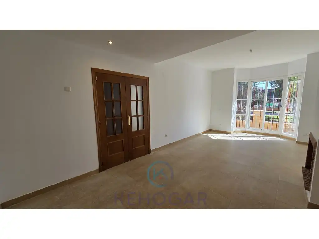 Sala d'estar de Casa o xalet en venda en Dos Hermanas