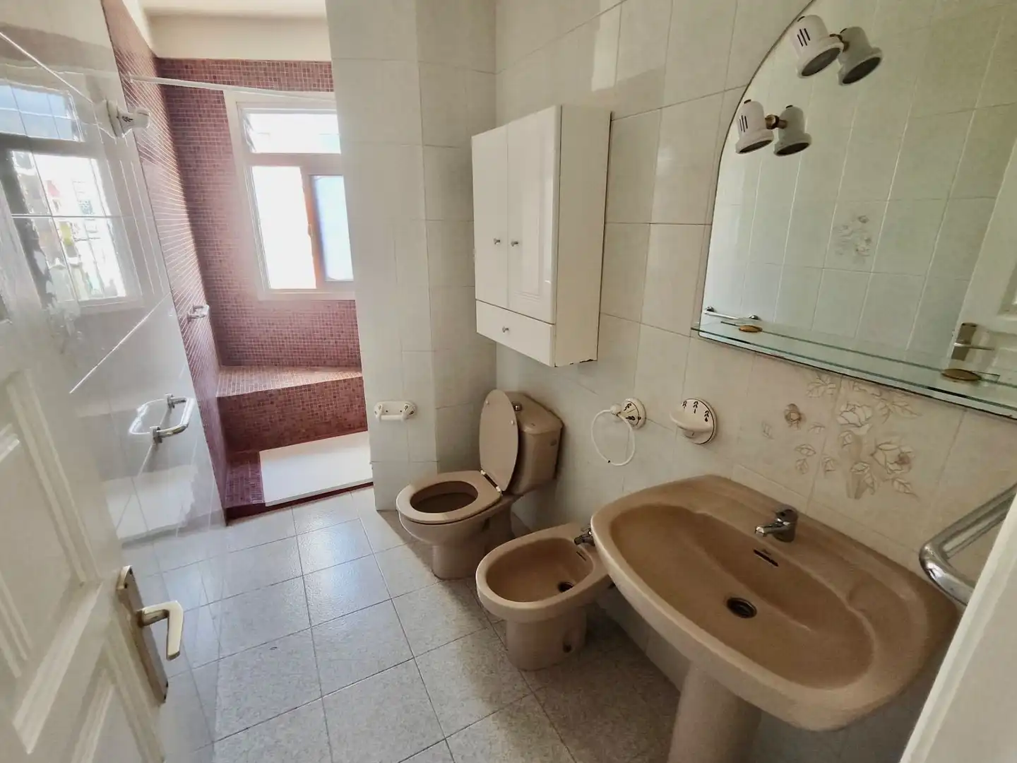 Baño de Piso en venta en Guía de Isora con Amueblado