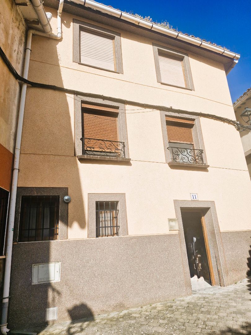 Vista exterior de Casa adosada en venda en Arnedillo amb Calefacció, Terrassa i Traster