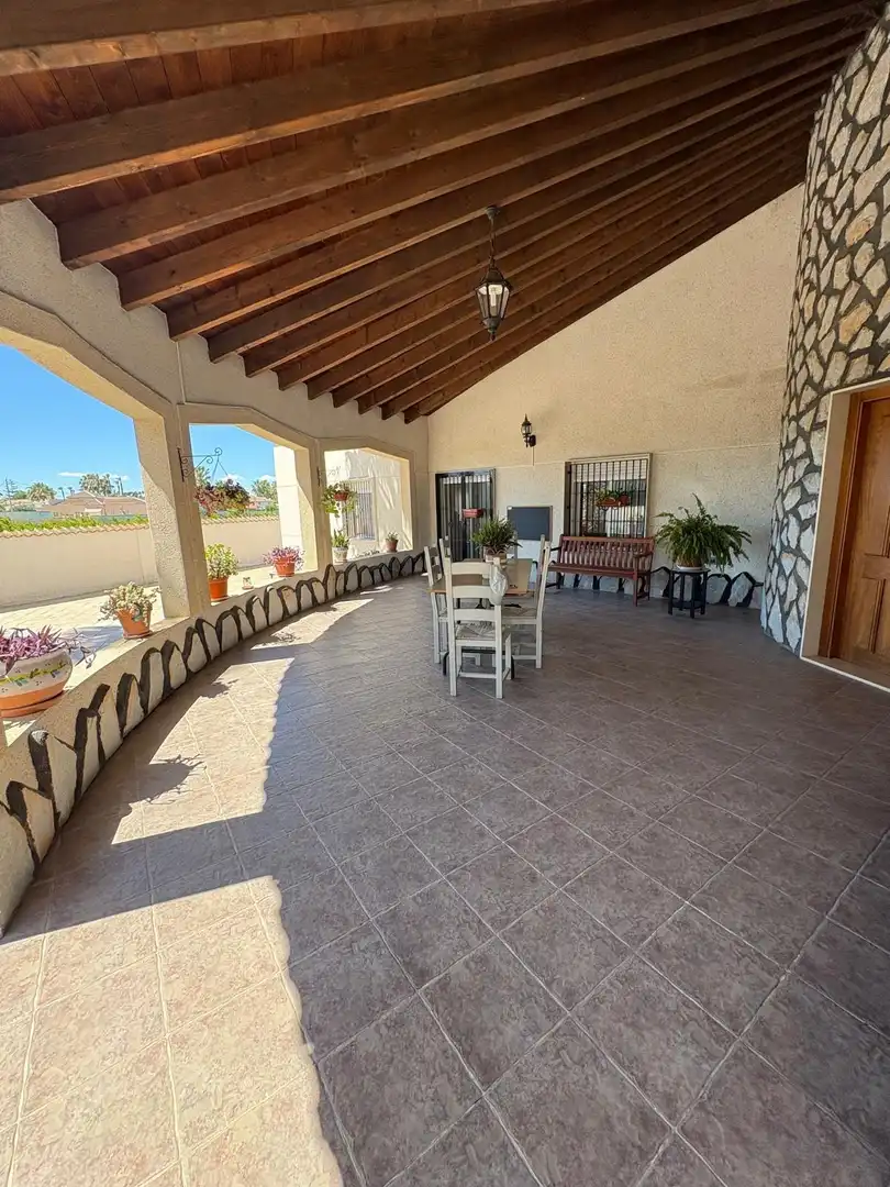 Terraza de Casa o chalet en venta en Catral con Jardín privado, Piscina y Amueblado