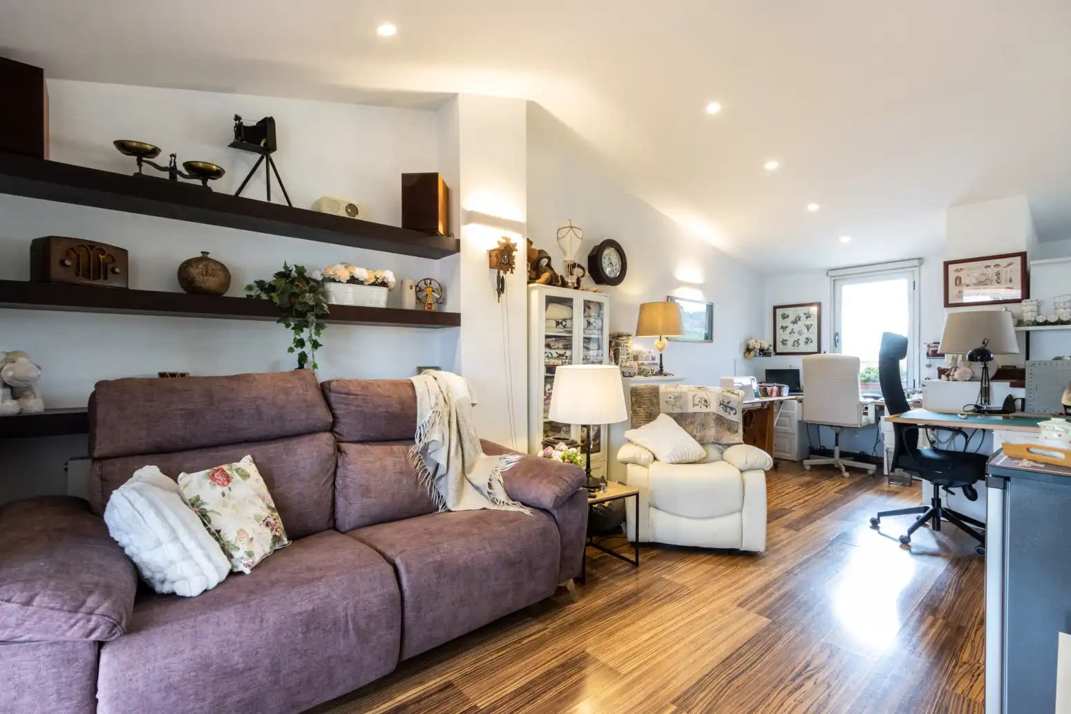 Living room of Attic for sale in Ponent