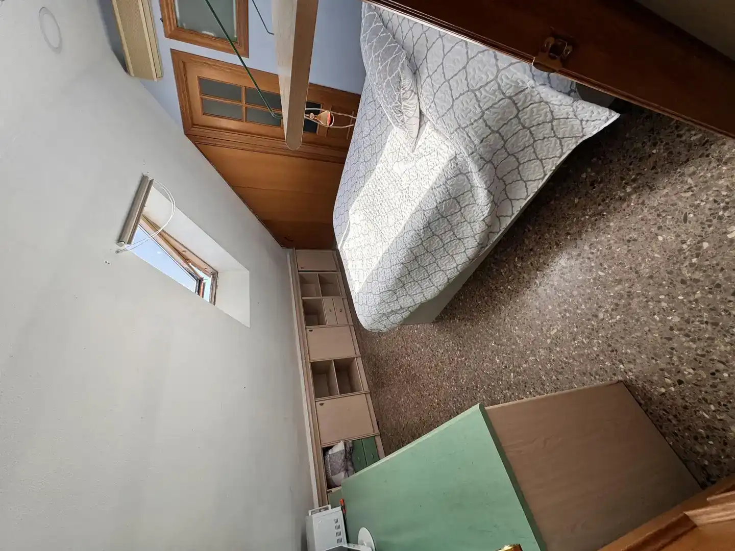 Dormitori de Loft per a compartir en Valencia amb Aire condicionat i Moblat