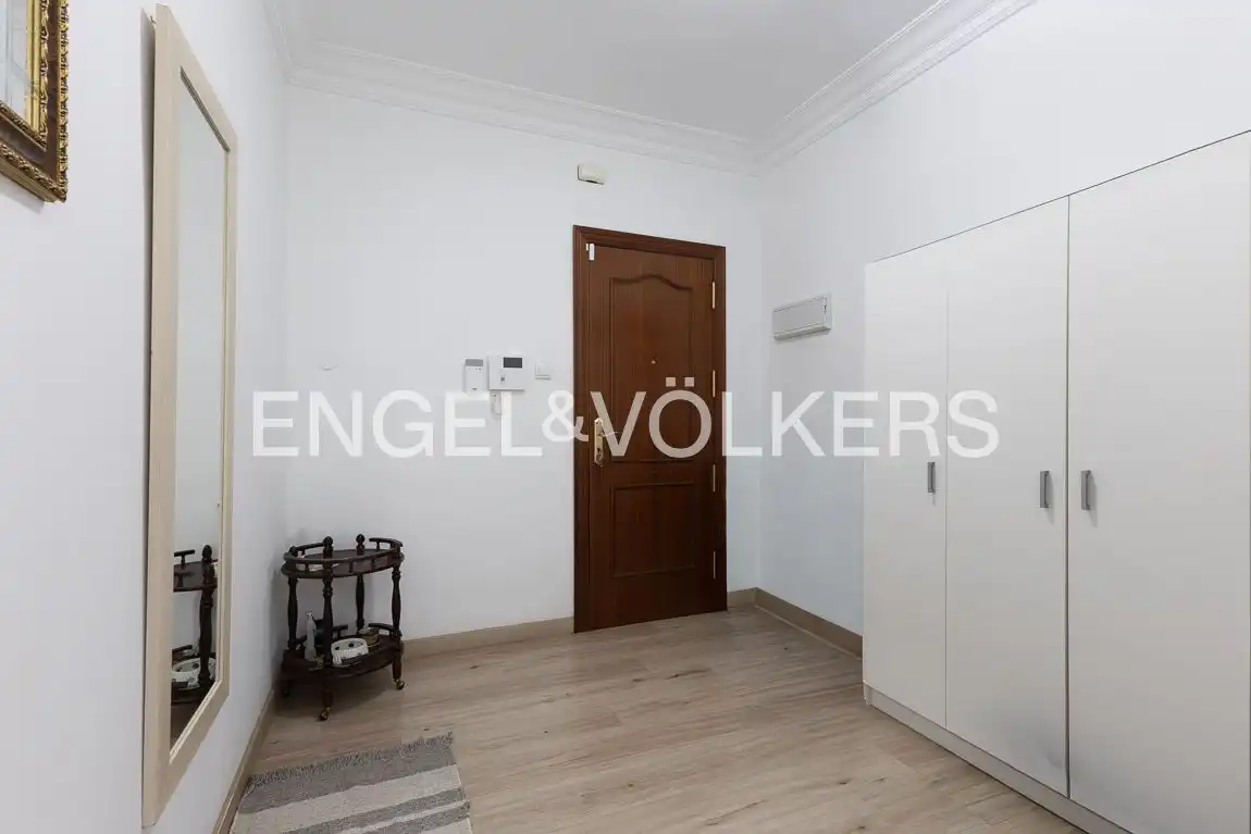 Piso en venta en Valencia con Aire acondicionado, Calefacción y Balcón