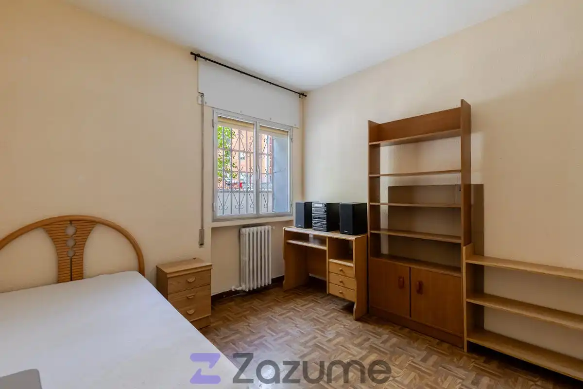 Schlafzimmer von Wohnung zur Miete in Madrid mit Klimaanlage, Heizung und Möbliert