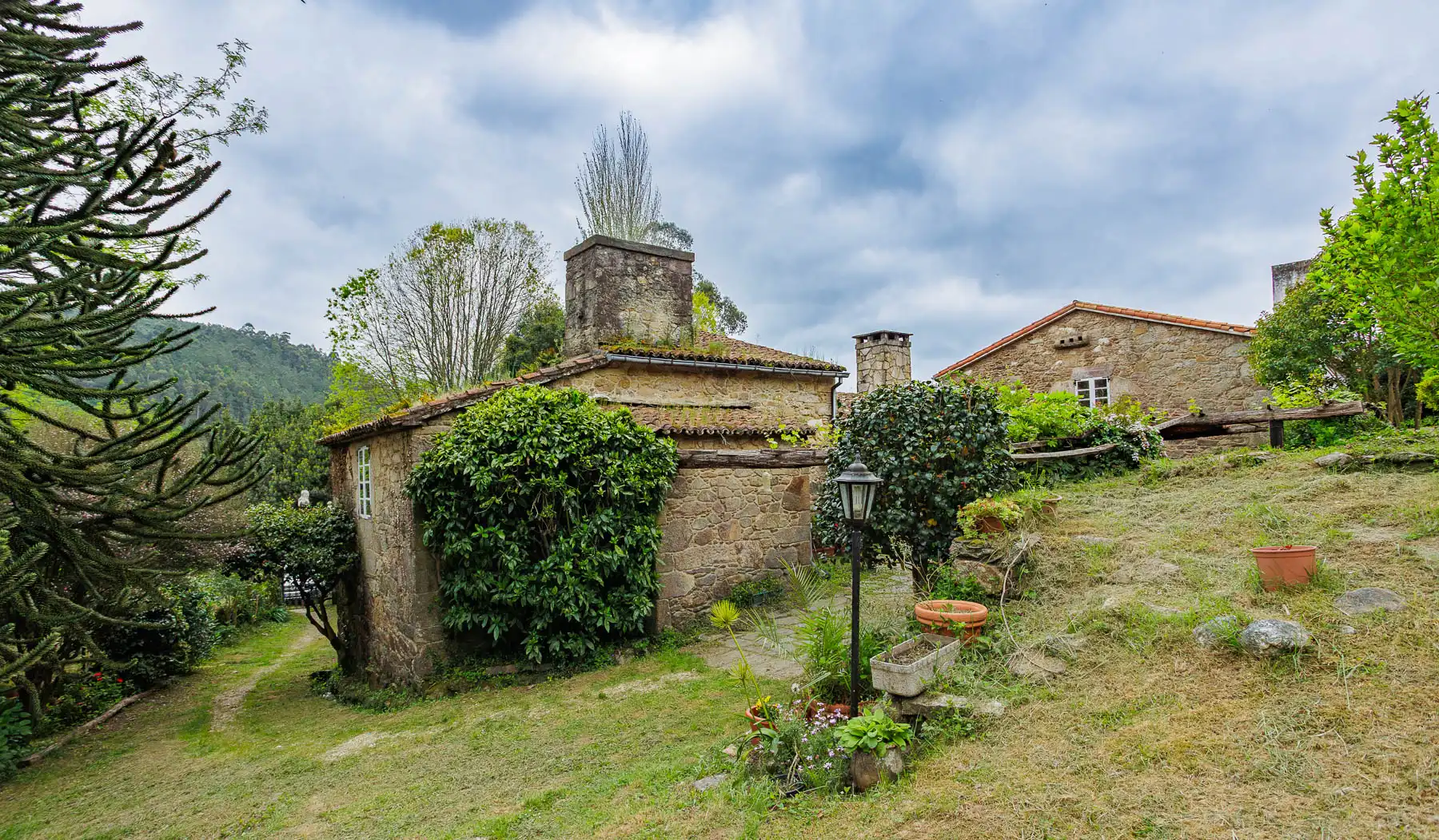 Vista exterior de Finca rústica en venda en Vedra amb Moblat
