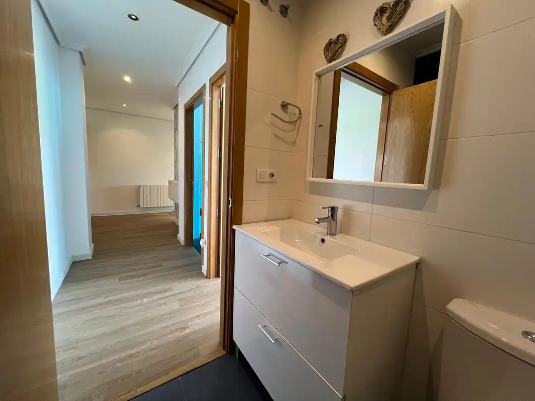 Badezimmer von Wohnung zum Verkauf in Vitoria - Gasteiz mit Heizung und Abstellraum