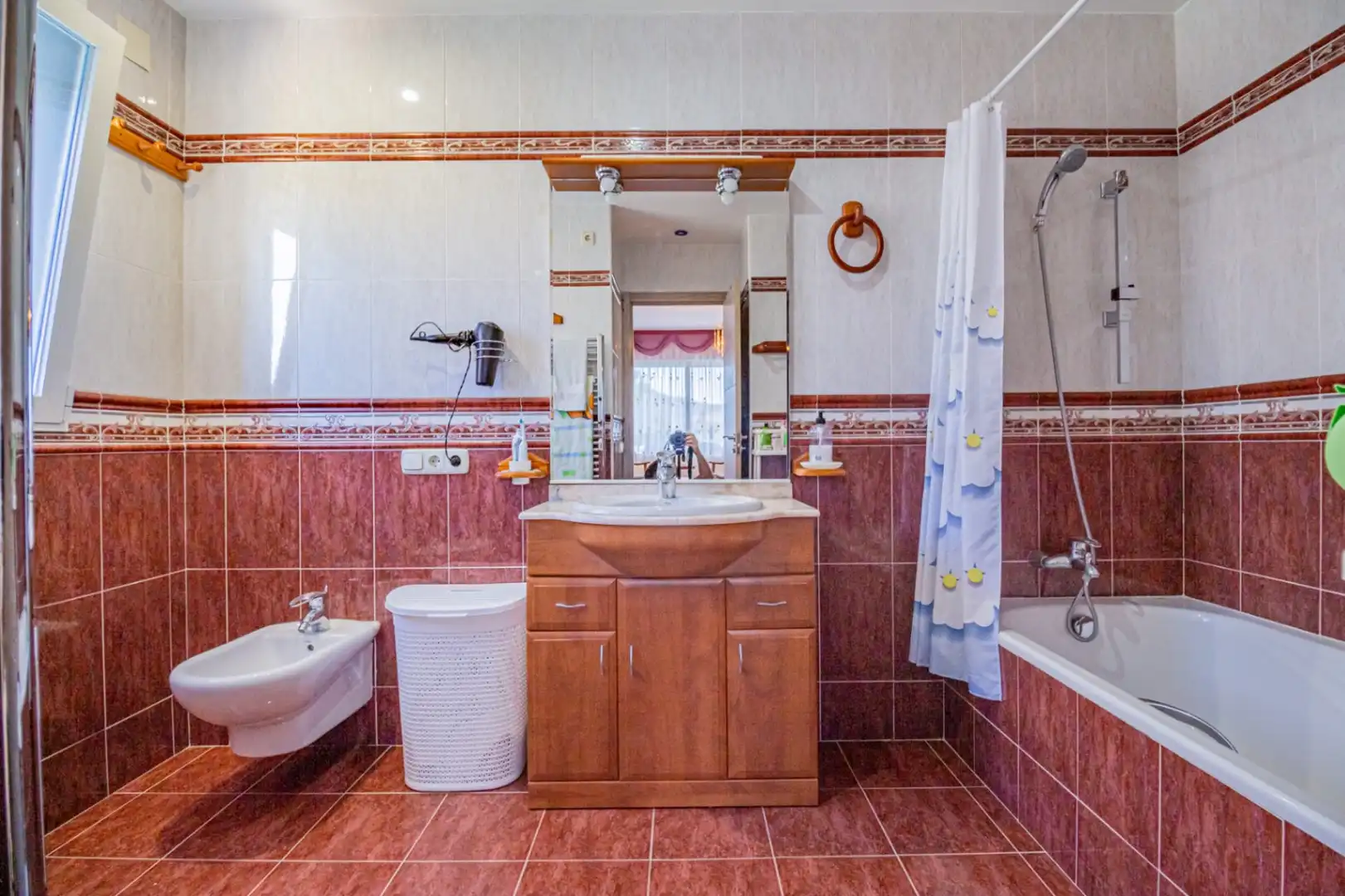 Baño de Casa o chalet en venta en L'Alfàs del Pi con Aire acondicionado, Calefacción y Jardín privado