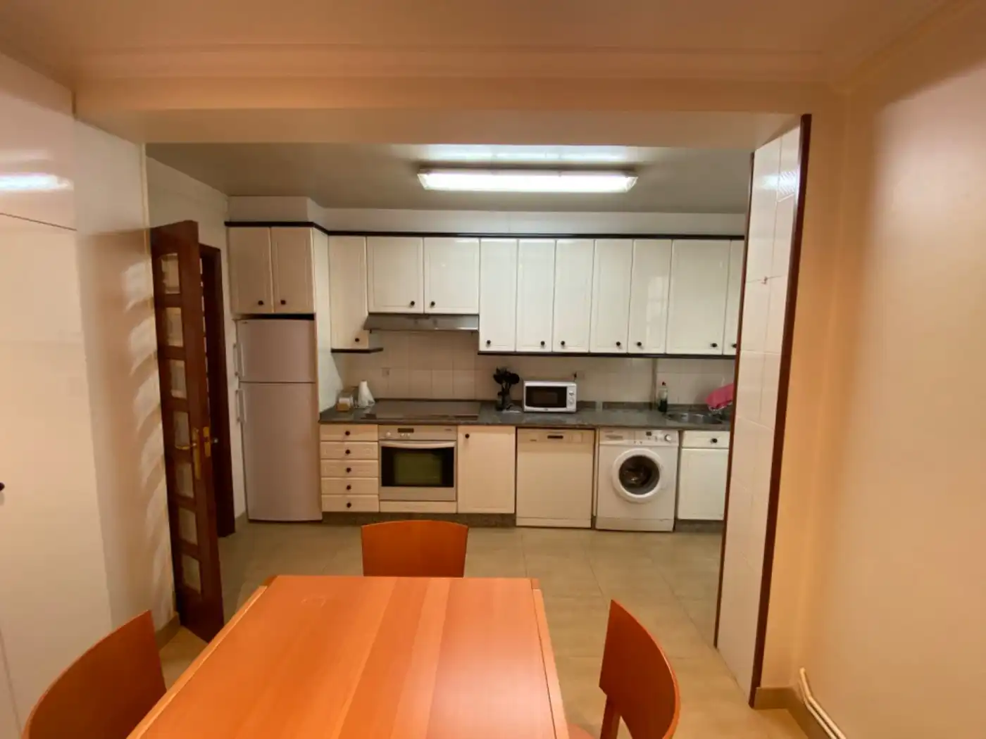 Kitchen of Flat for rent in Santiago de Compostela   with Heating and Furnished