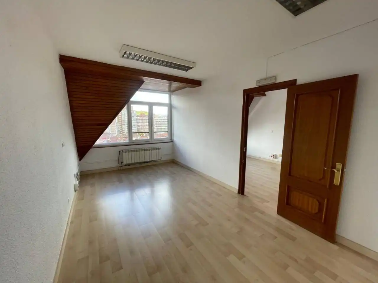 Büro zur Miete in Burgos mit Heizung