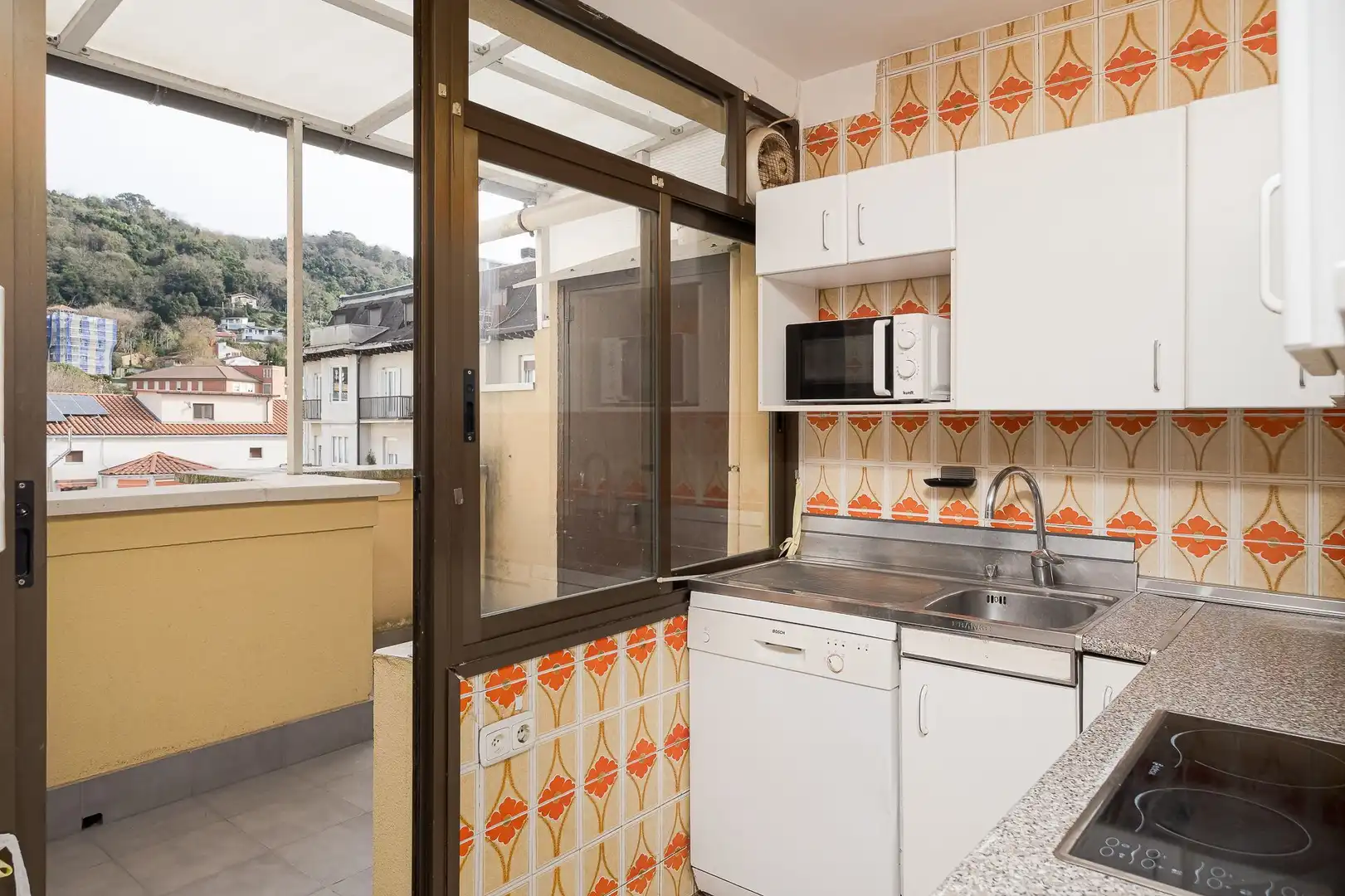 Kitchen of Flat for sale in Donostia - San Sebastián   with Heating and Terrace