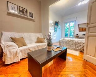 Bedroom of Flat to share in  Madrid Capital  with Heating, Washing machine and TV