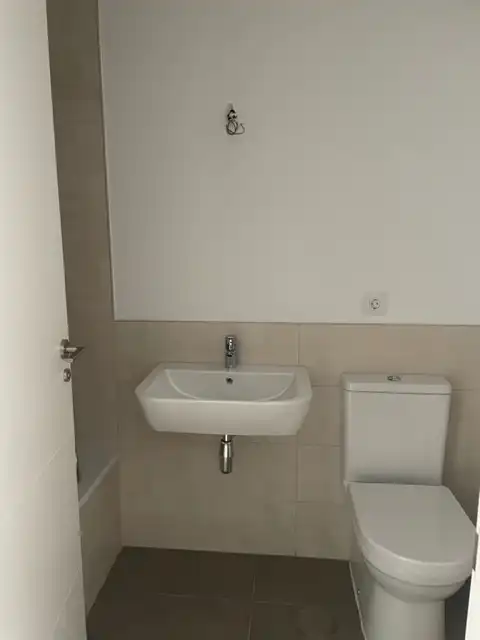 Baño de Piso en venta en Sevilla con Aire acondicionado, Jardín privado y Trastero
