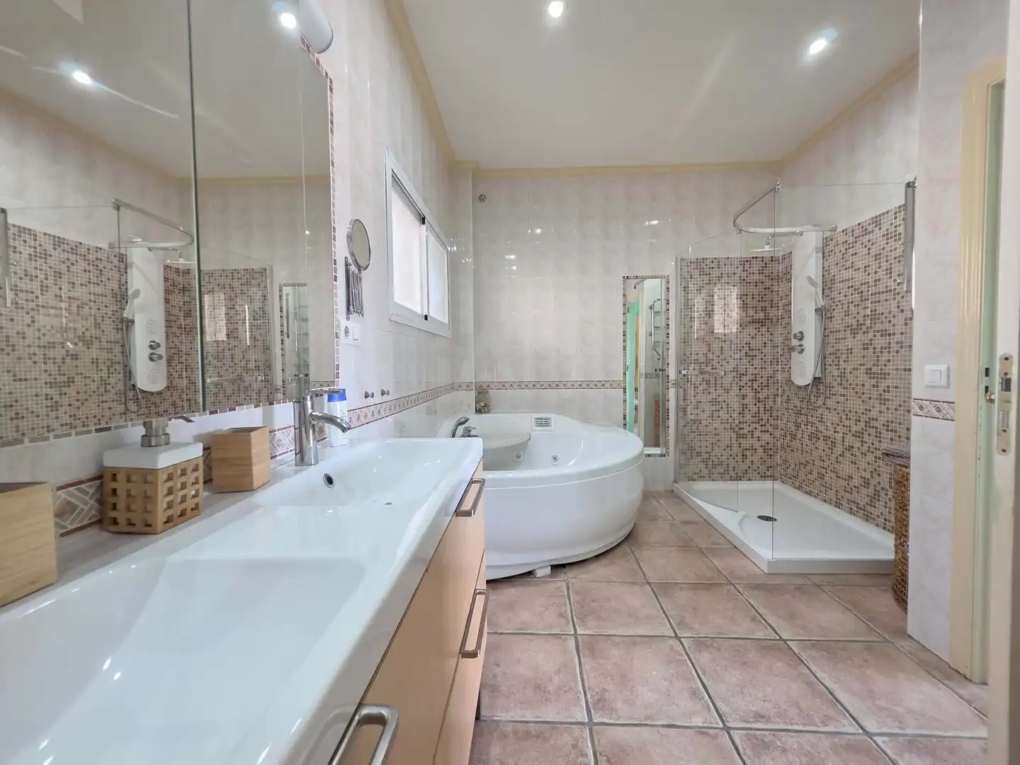 Badezimmer von Dachboden zum Verkauf in Málaga mit Klimaanlage, Heizung und Terrasse