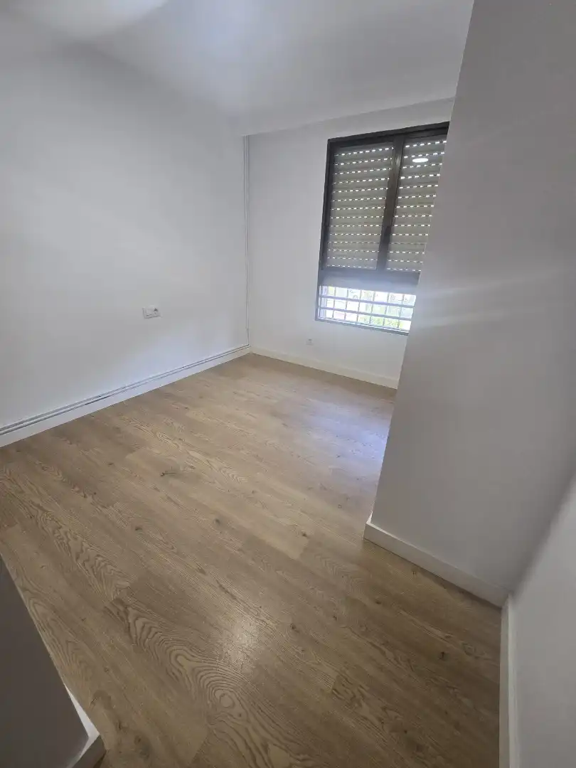 Wohnung zur Miete in Valencia mit Klimaanlage, Heizung und Ofen
