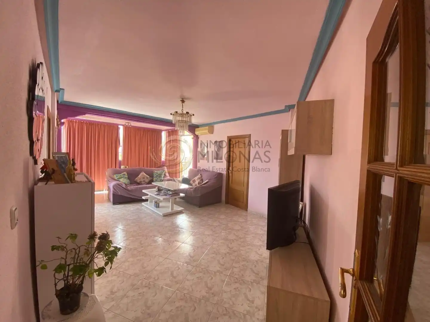 Sala de estar de Ático en venta en Benidorm con Terraza, Amueblado y Balcón
