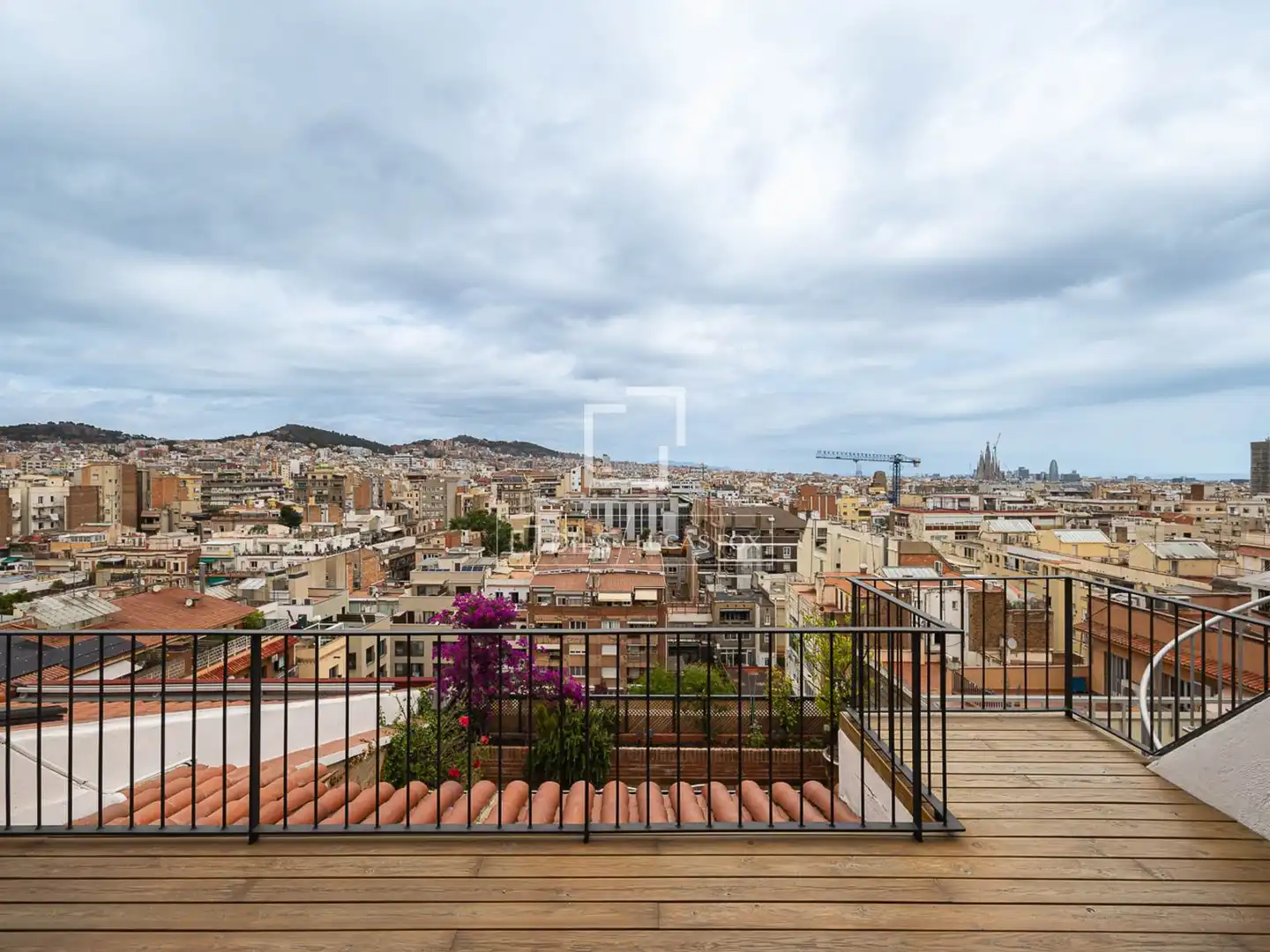 Terrasse von Dachboden zum Verkauf in Barcelona mit Klimaanlage, Terrasse und Balkon