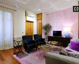 Living room of Flat to rent in  Madrid Capital  with Air Conditioner, Heating and Furnished