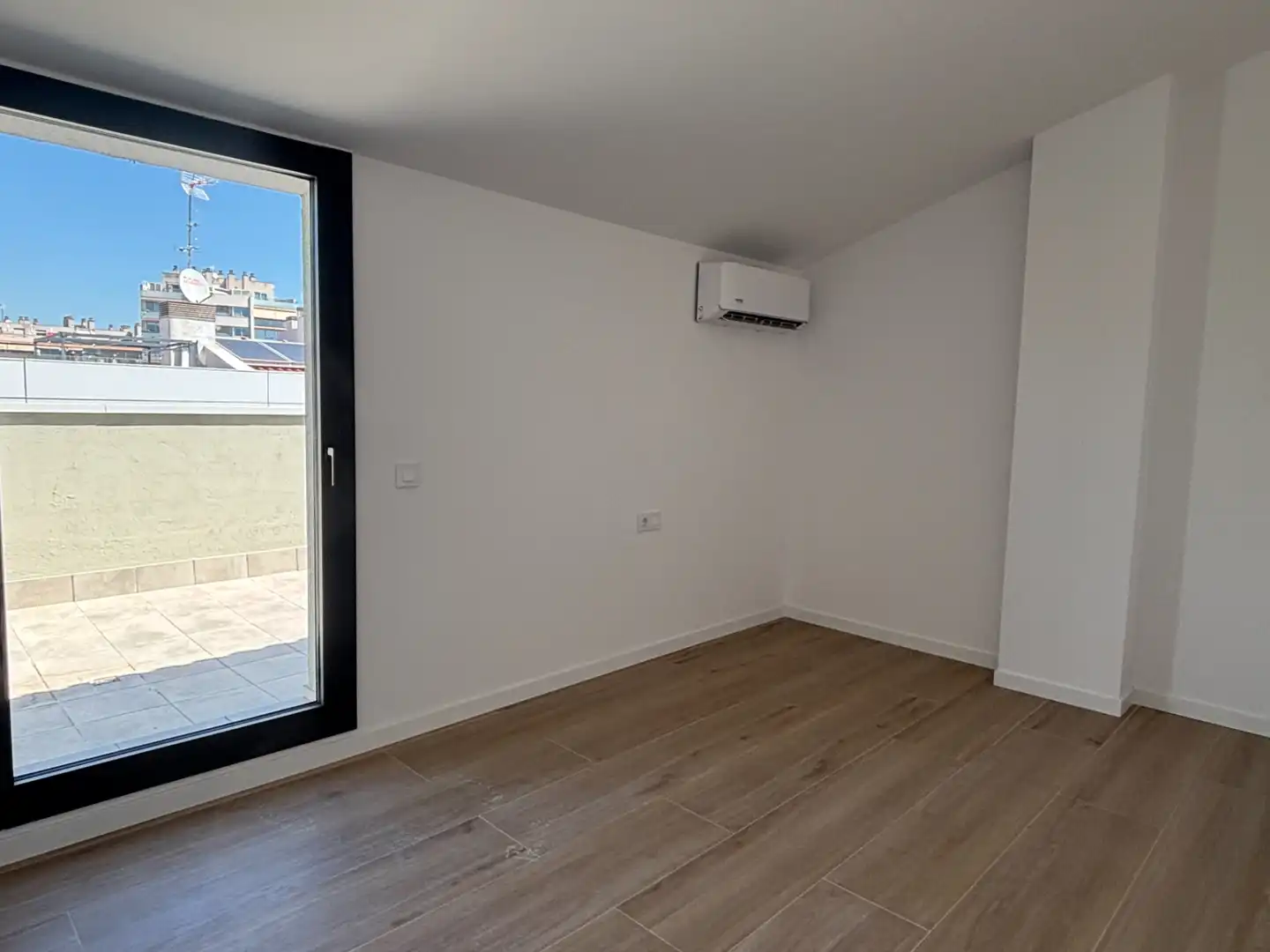 Dormitori de Dúplex en venda en Terrassa amb Aire condicionat, Calefacció i Terrassa