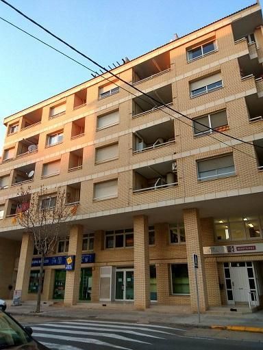 Vista exterior de Oficina en venda en Tàrrega