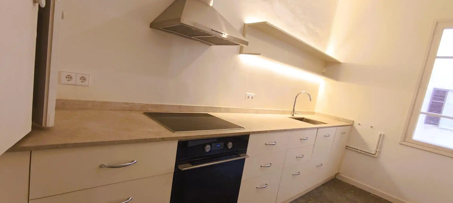 Kitchen of Flat for rent in  Palma de Mallorca  with Air Conditioner and Balcony