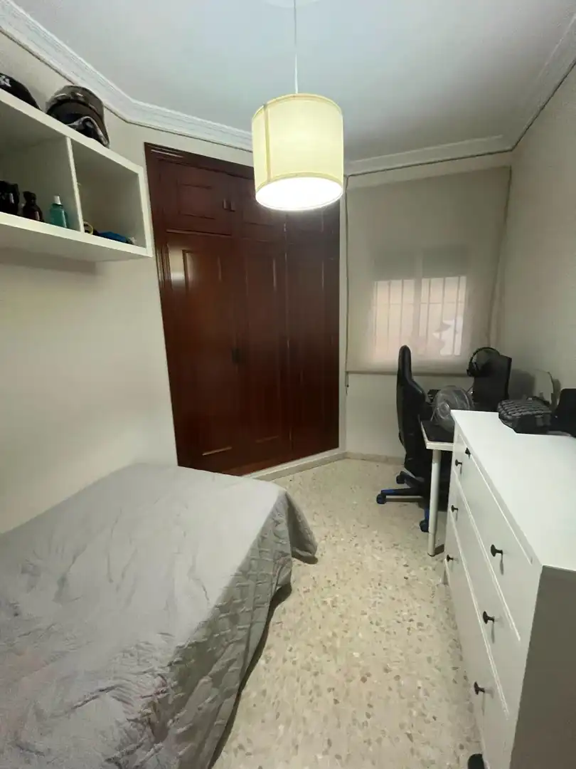 Dormitori de Casa o xalet en venda en Alcalá de Guadaira amb Terrassa, Traster i Balcó
