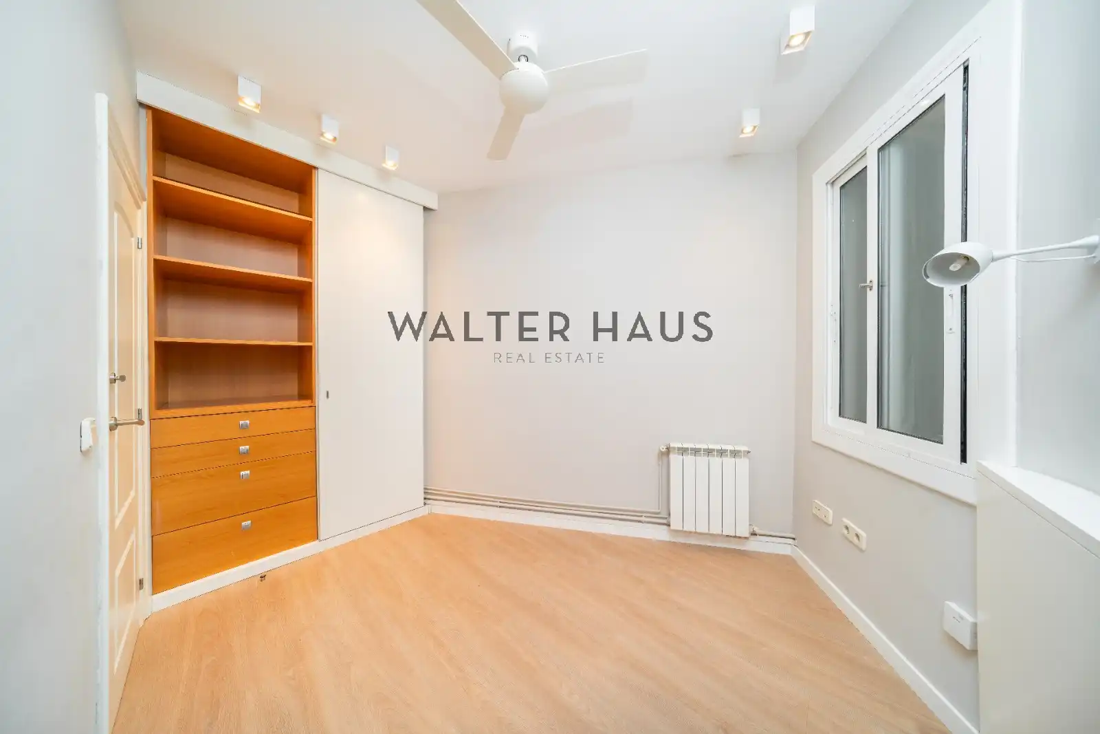 Wohnung zum Verkauf in Barcelona mit Klimaanlage, Heizung und Parkett