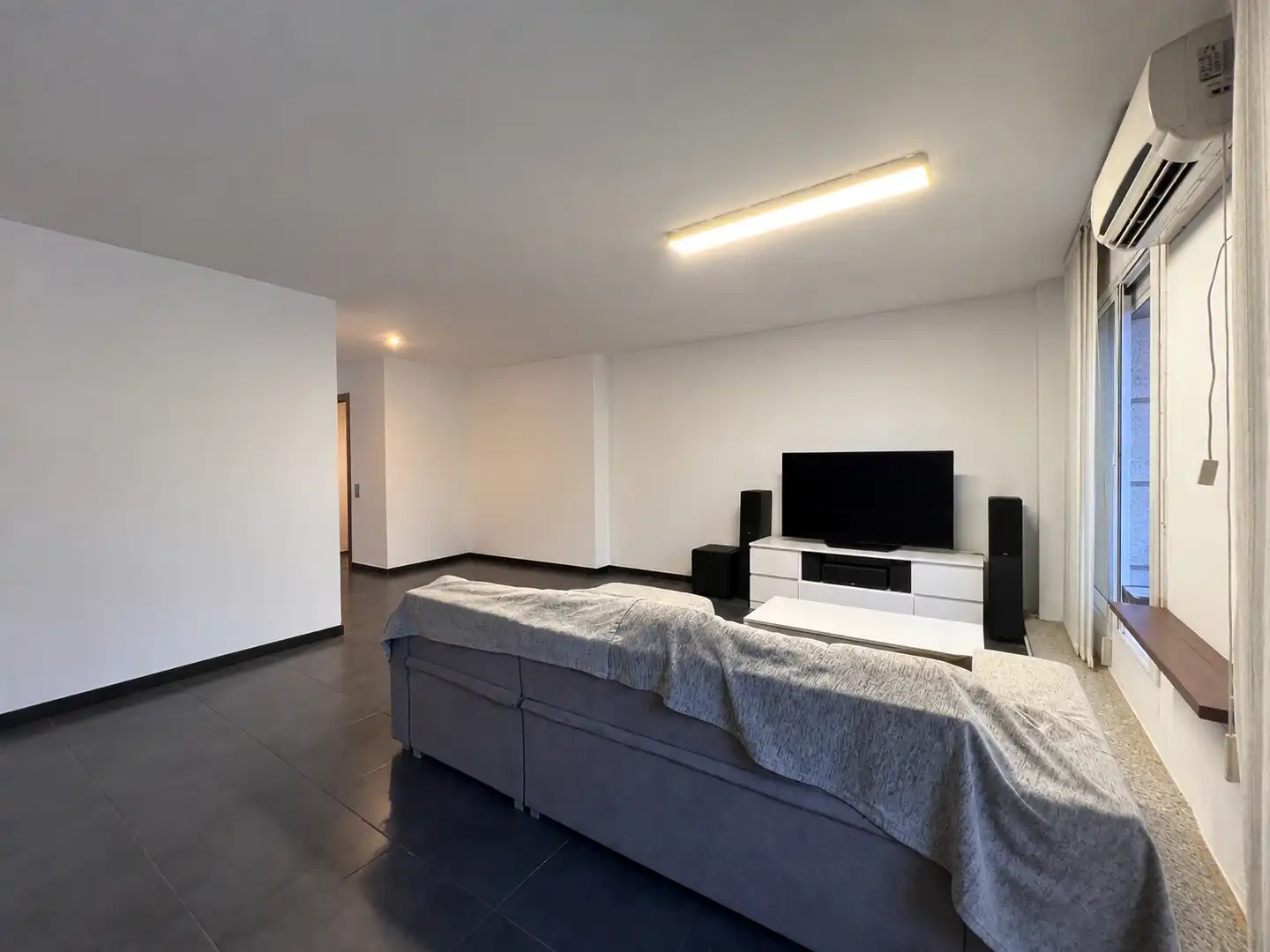 Sala d'estar de Pis en venda en Terrassa amb Aire condicionat, Terrassa i Moblat