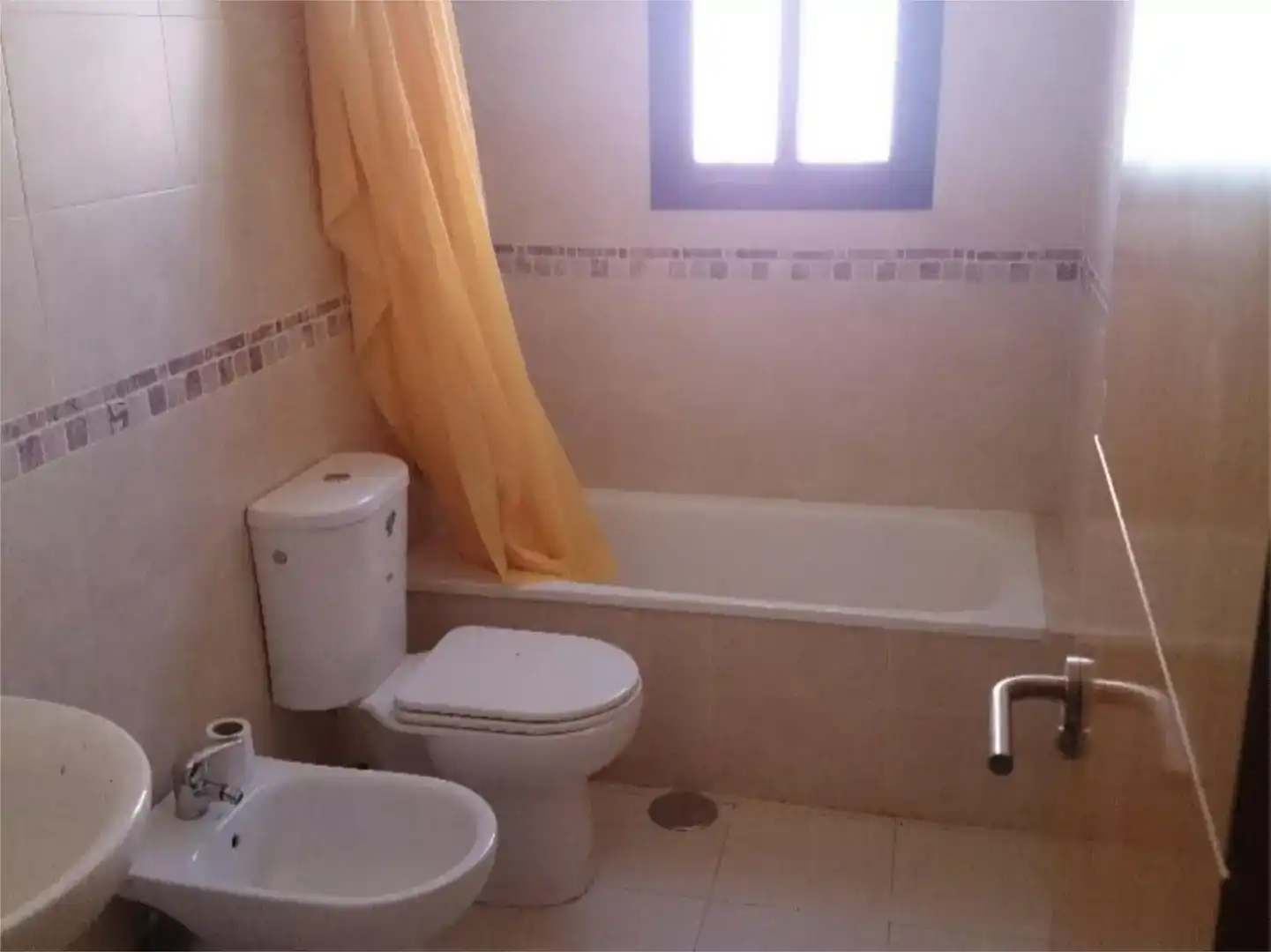 Bathroom of Flat for sale in Alcalá de Guadaira