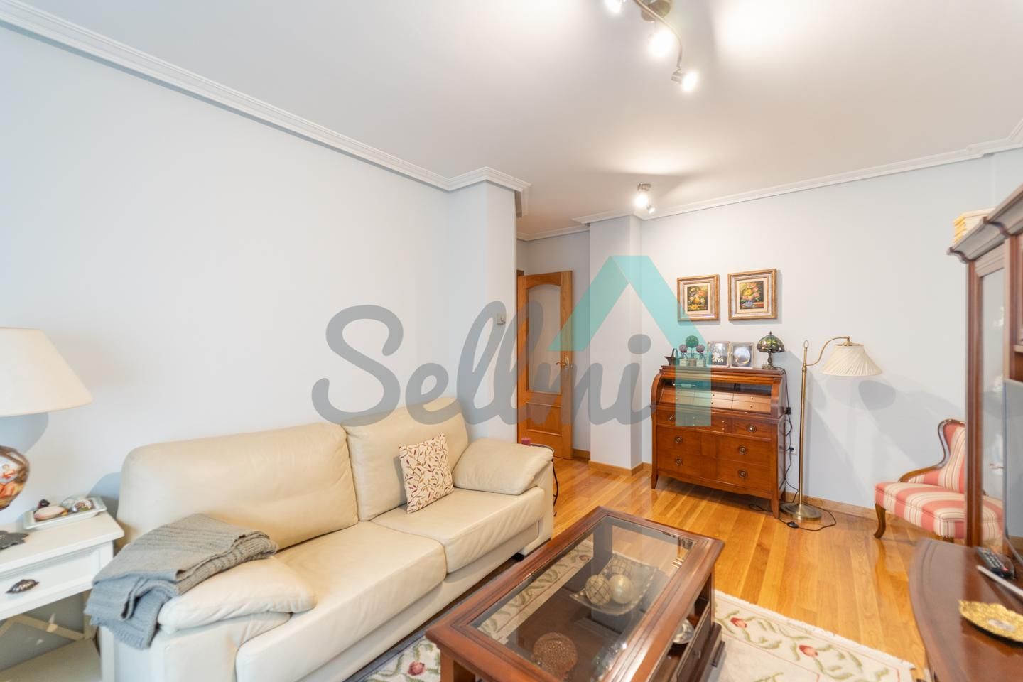 Exterior view of Flat for sale in Oviedo   with Heating, Parquet flooring and Storage room