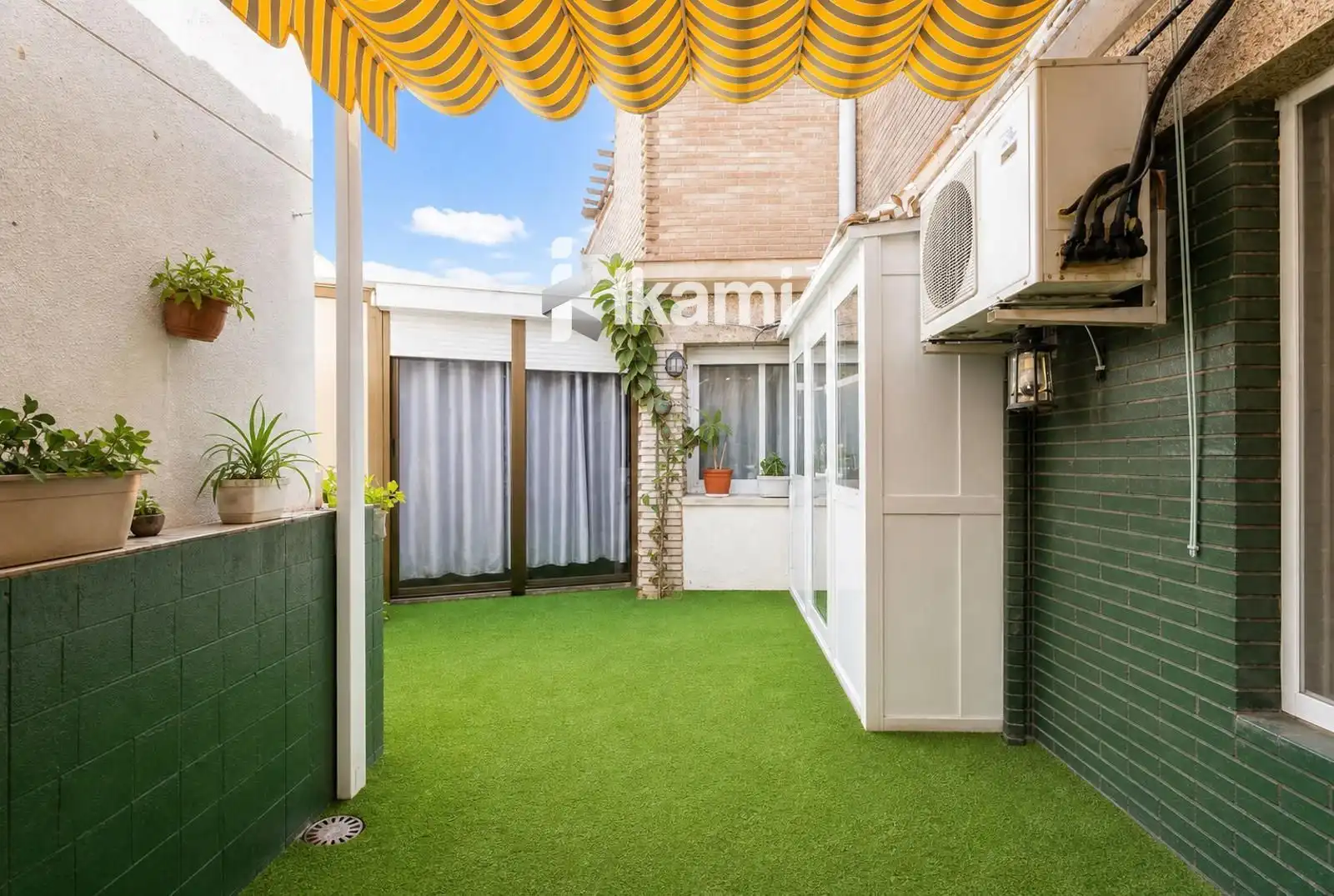 Vista exterior de Ático en venta en Barcelona con Aire acondicionado, Calefacción y Terraza