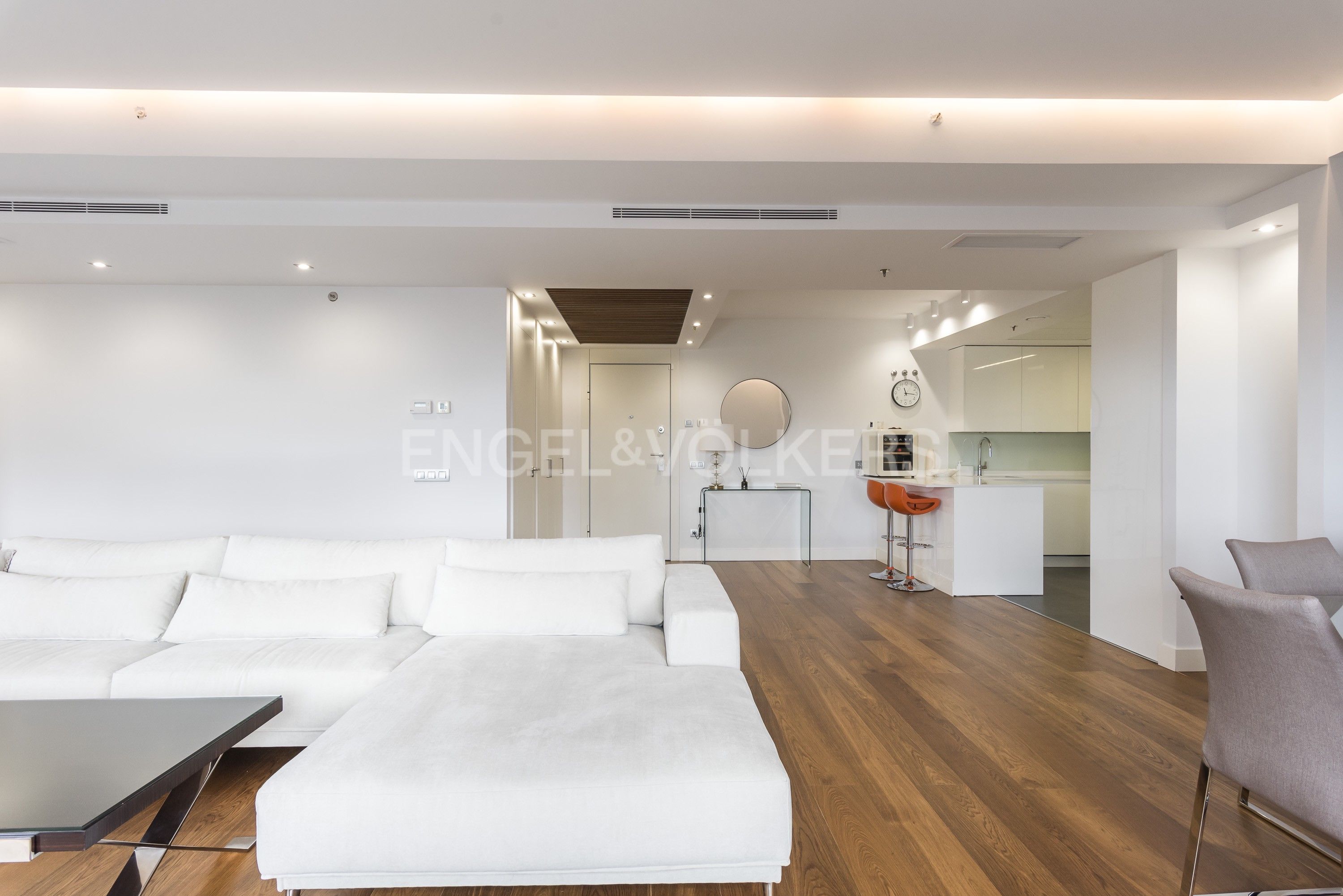 Sala de estar de Apartamento de alquiler en  Madrid Capital con Aire acondicionado, Calefacción y Amueblado