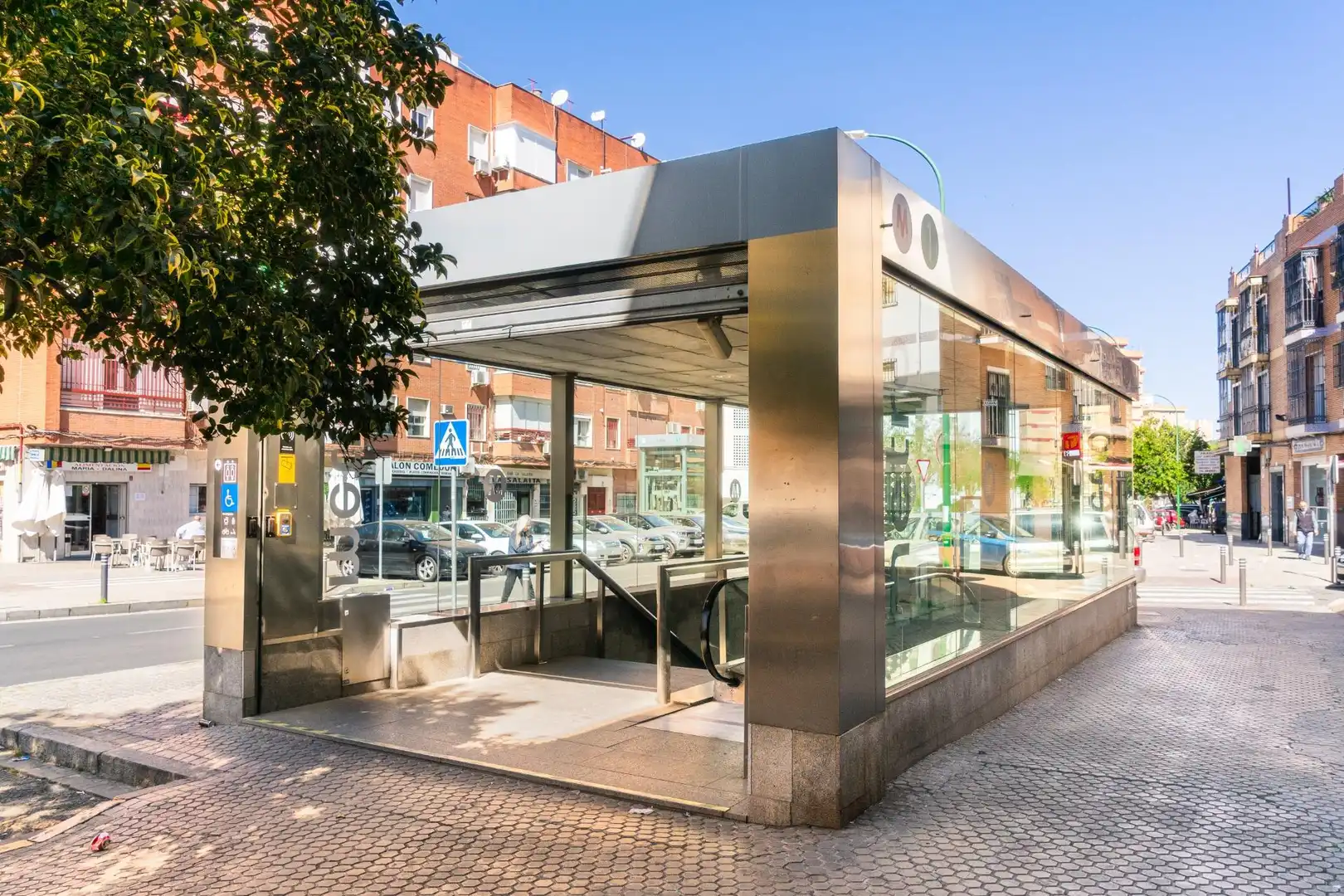 Flat for sale in Sevilla  with Air Conditioner, Furnished and Balcony