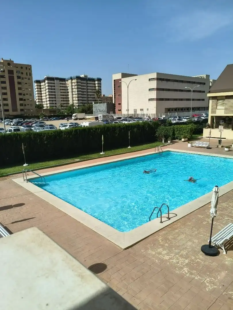 Piscina de Pis de lloguer en Alicante / Alacant amb Aire condicionat, Calefacció i Terrassa