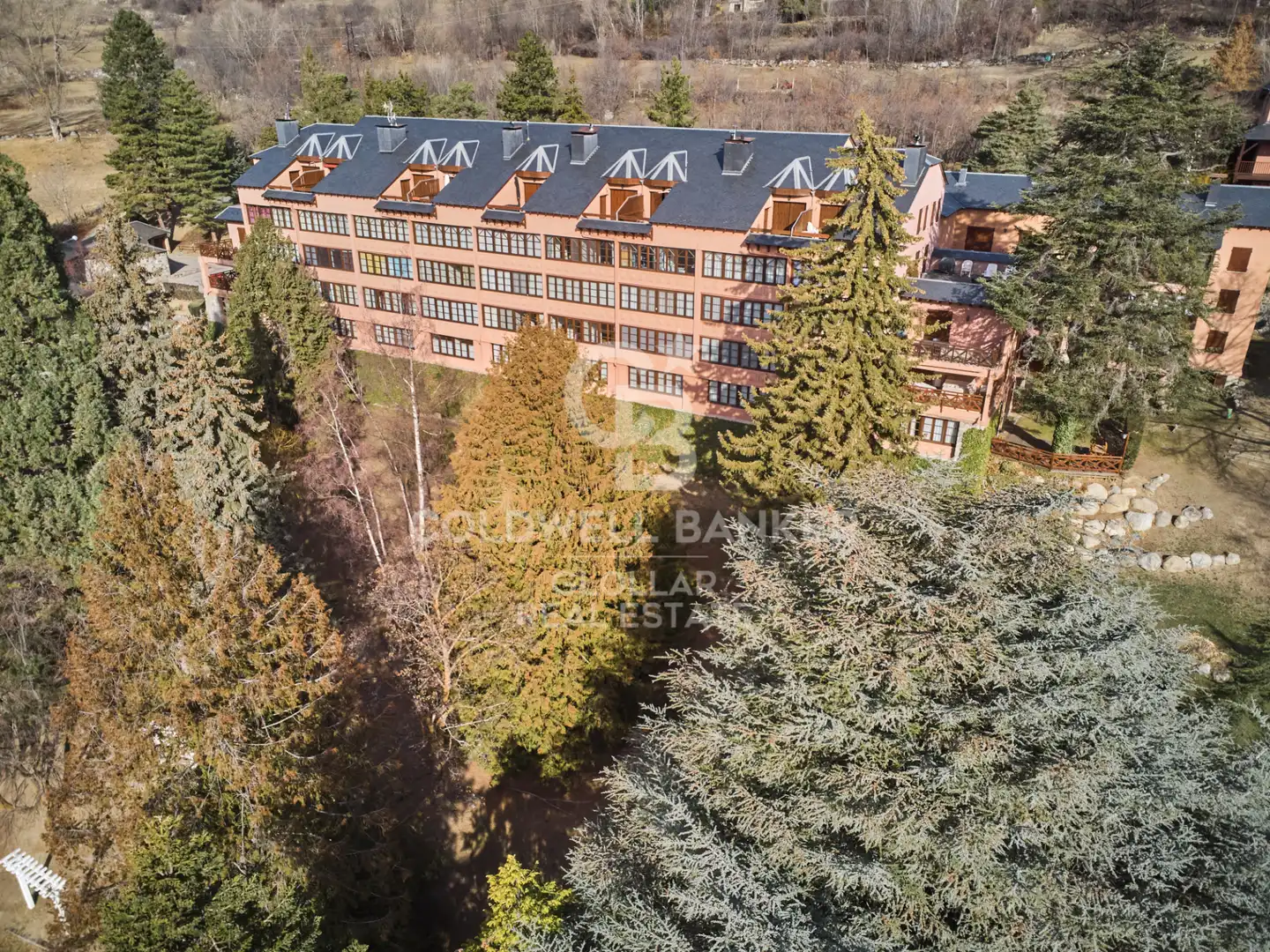 Vista exterior de Apartament en venda en Enveitg amb Calefacció, Parquet i Traster