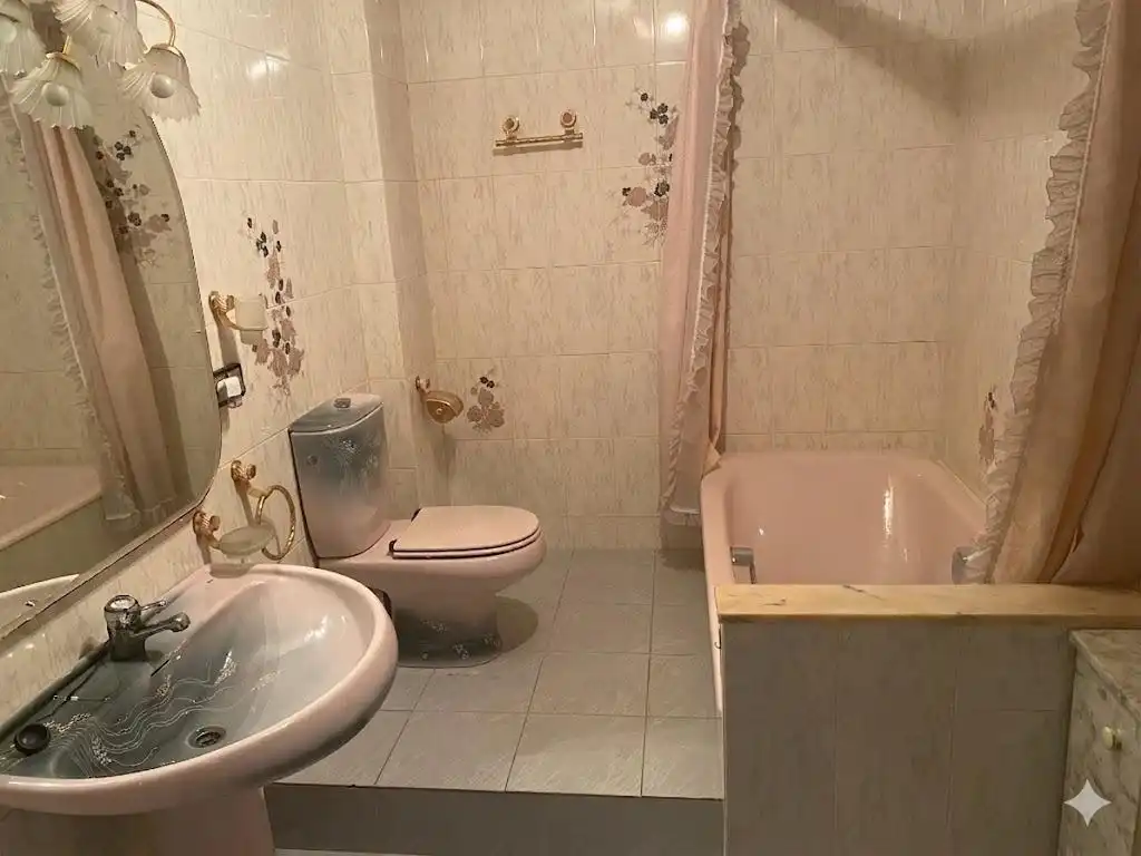 Bathroom of Flat for sale in Silla  with Balcony