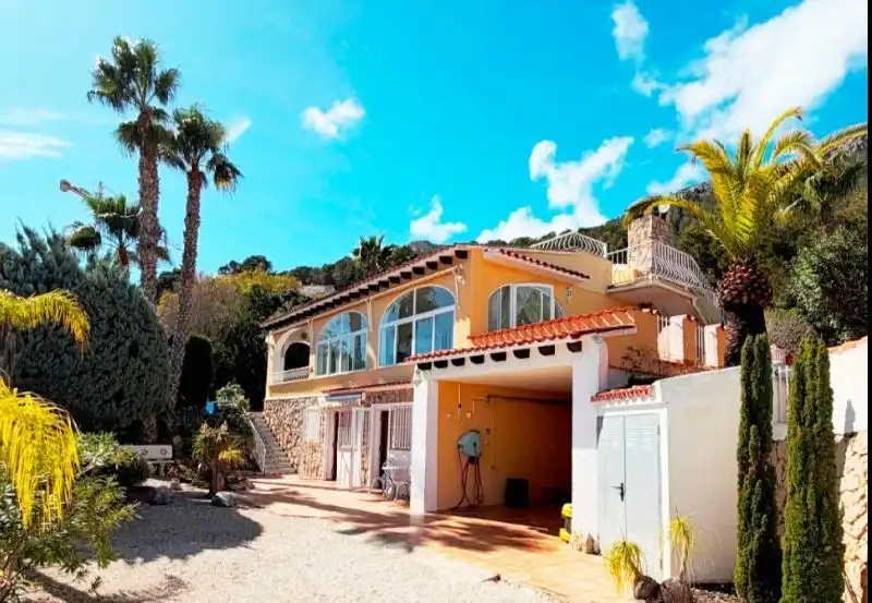Vista exterior de Casa o chalet en venta en Calpe / Calp con Aire acondicionado, Calefacción y Jardín privado