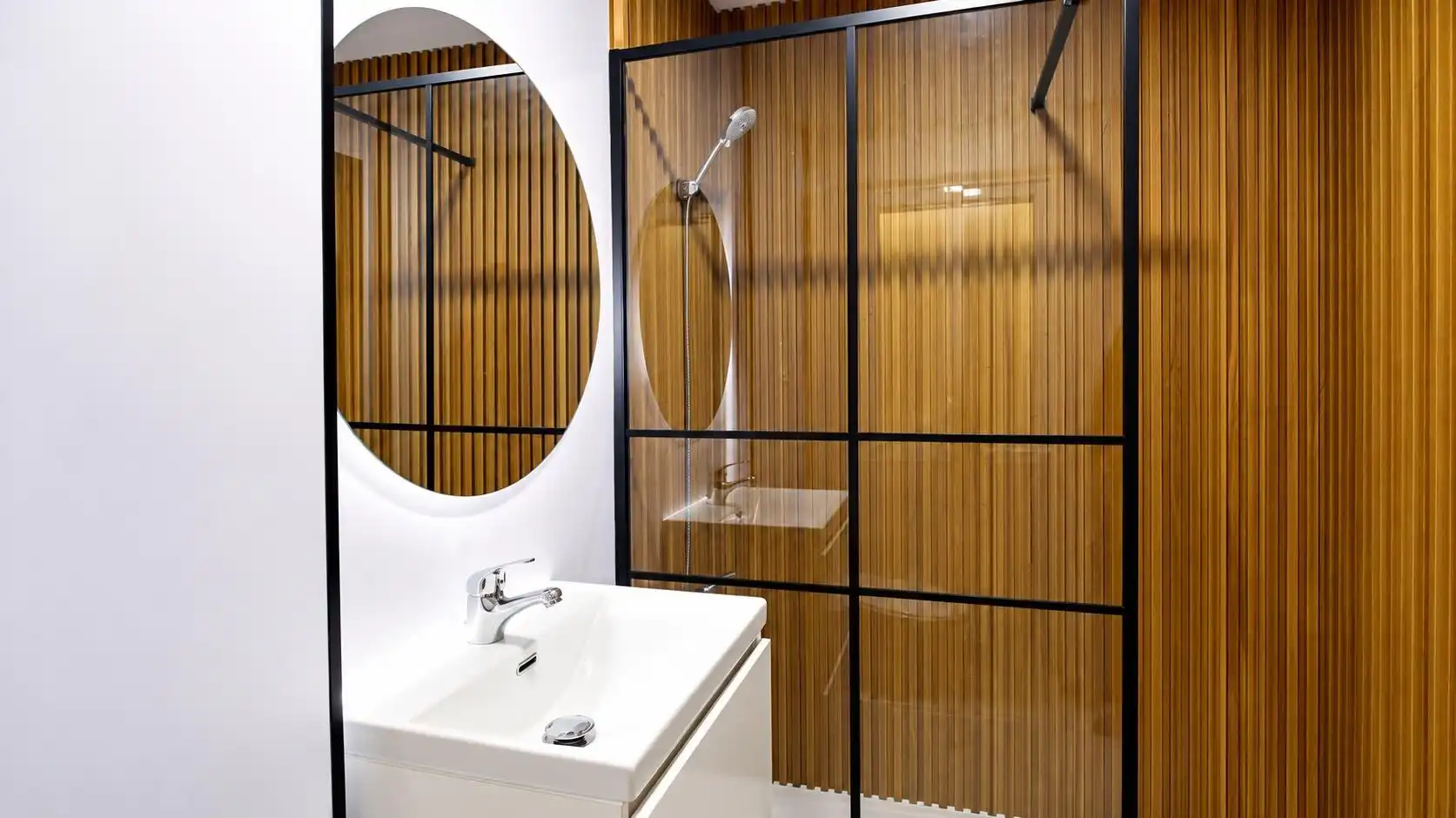 Bathroom of Flat for sale in Cármenes - Ríos
