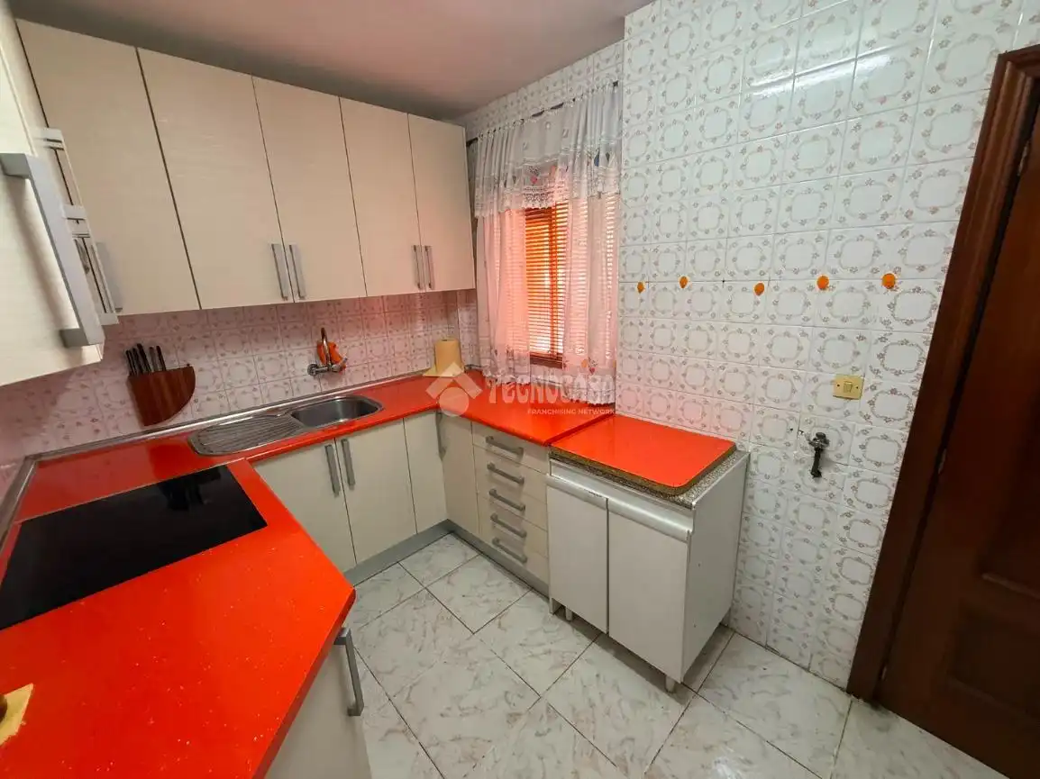 Kitchen of Flat for sale in Alcalá de Henares  with Air Conditioner and Heating