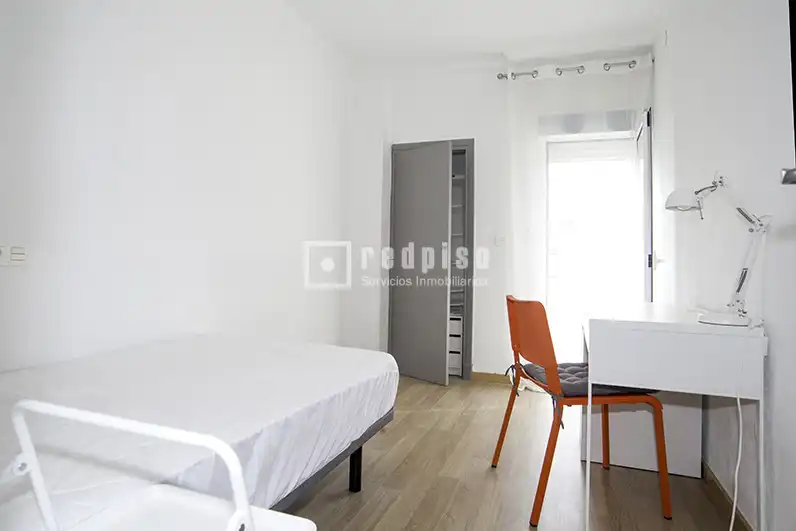 Habitación de Piso de alquiler en Murcia con Terraza y Amueblado
