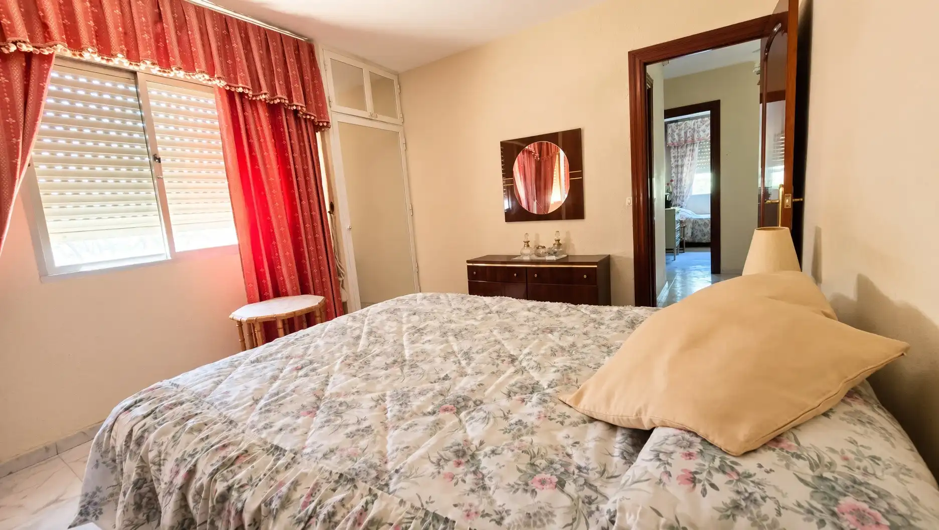 Dormitori de Apartament en venda en Marbella amb Moblat i Internet