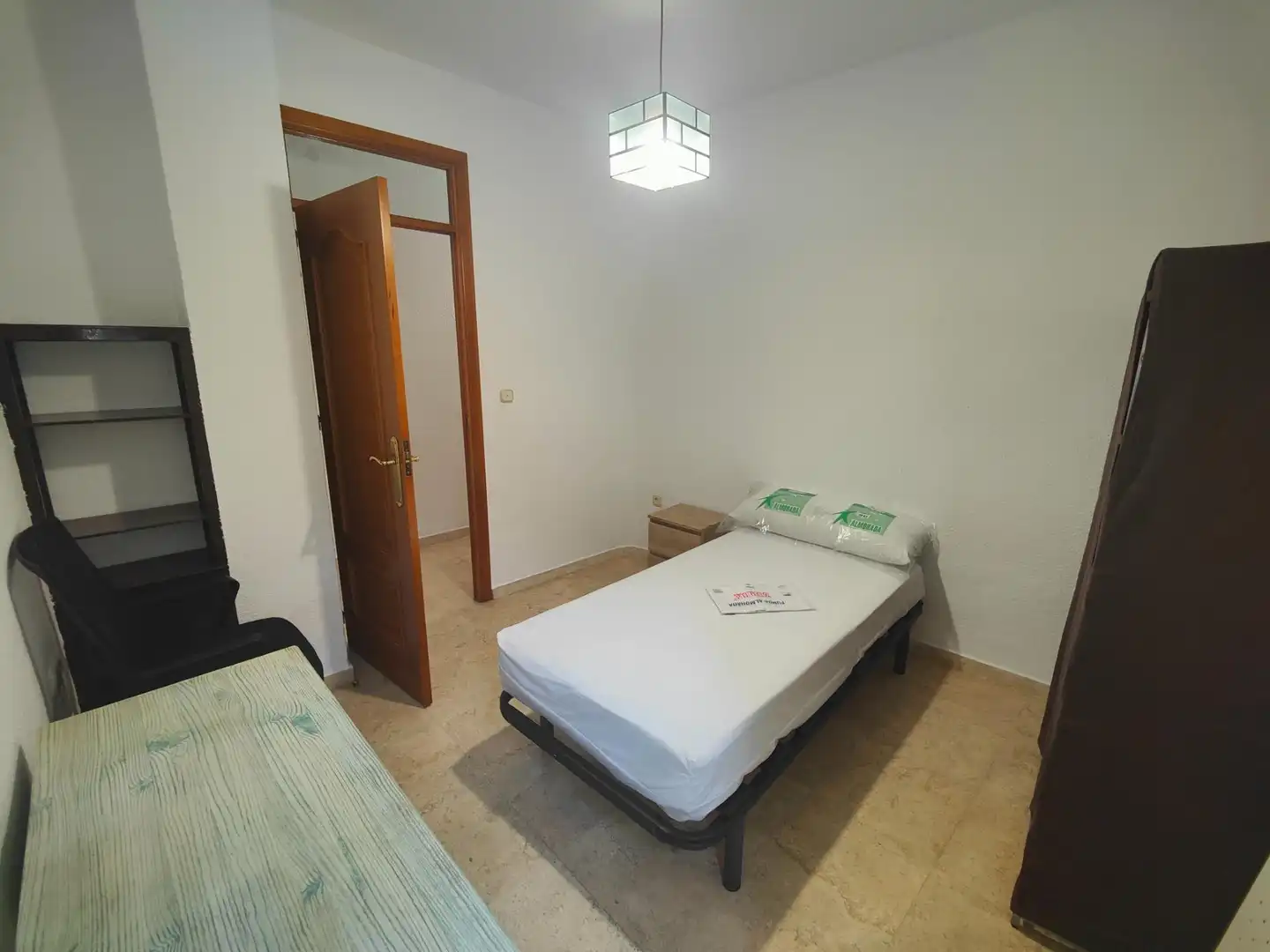 Habitación de Casa o chalet de alquiler en Granada con Calefacción, Jardín privado y Terraza