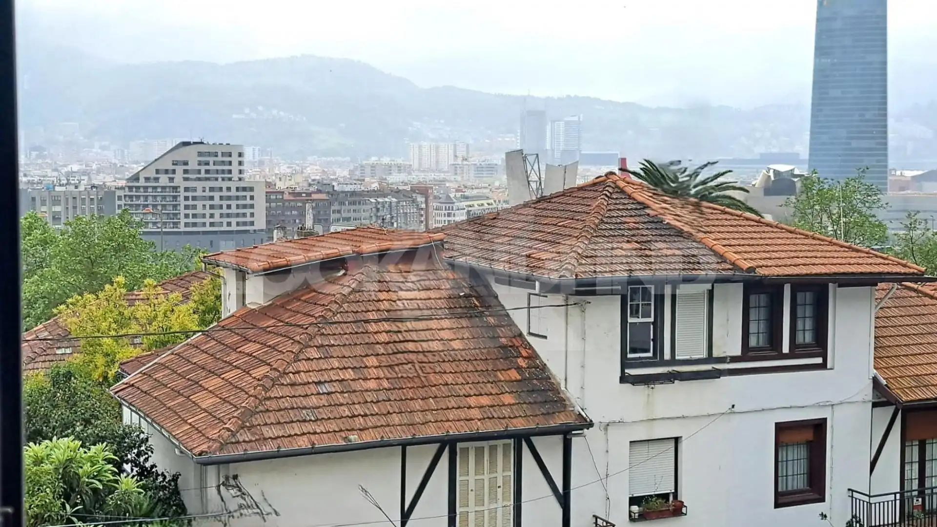 Vista exterior de Casa o xalet en venda en Bilbao  amb Calefacció, Jardí privat i Terrassa
