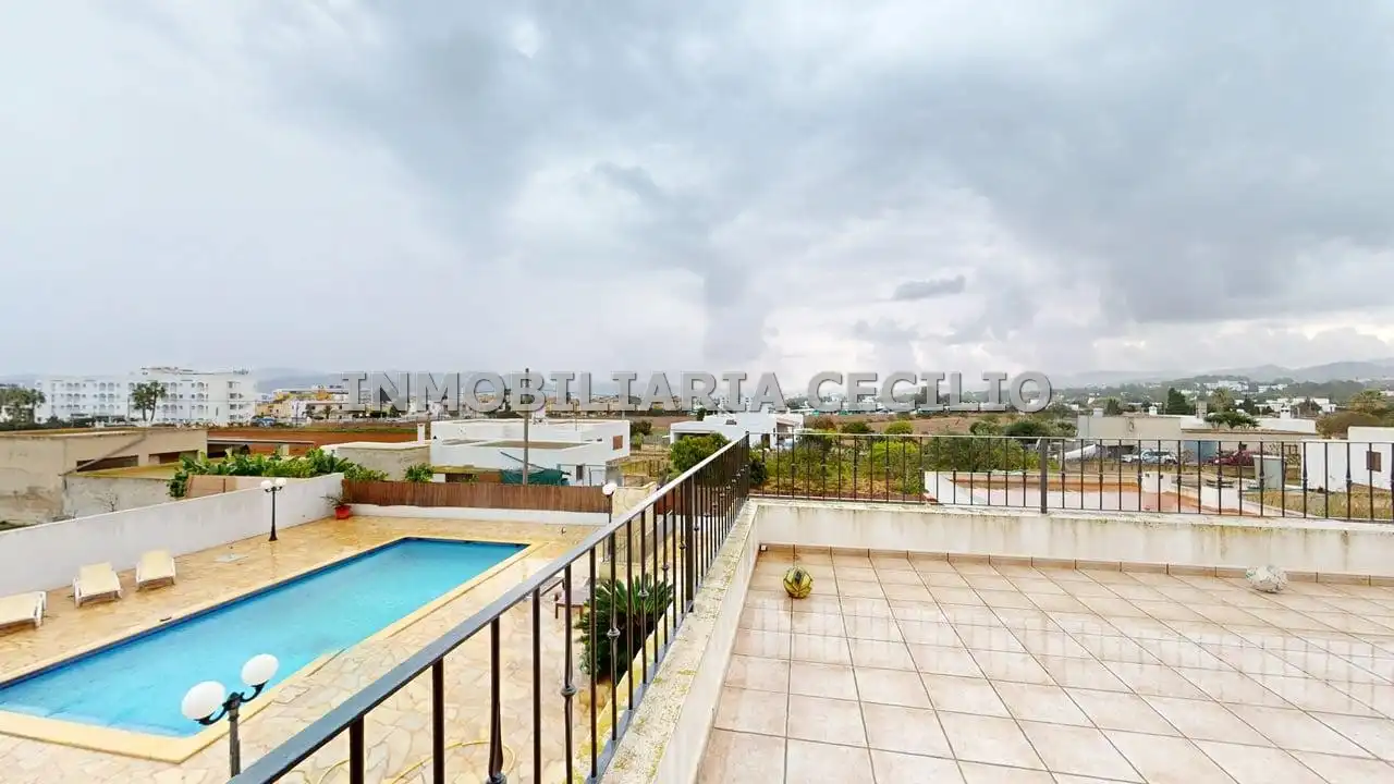 Xalet amb piscina en venda a Carrer de Navarra 8, imagen 3