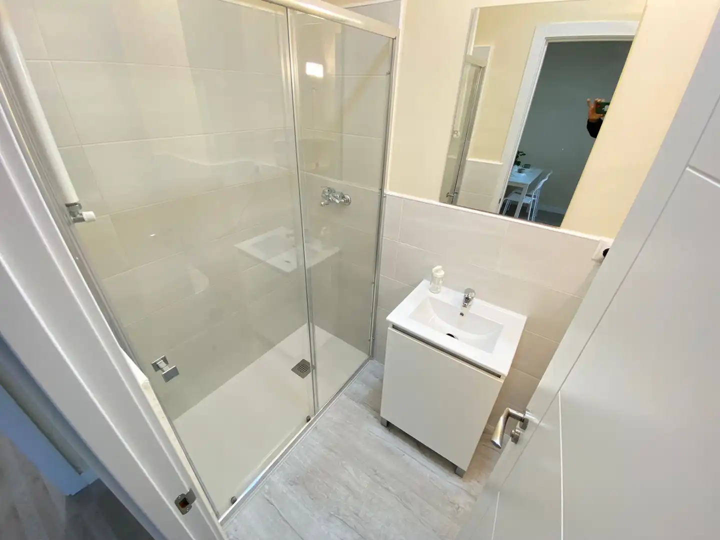 Baño de Piso para compartir en Madrid con Calefacción, Amueblado y Horno