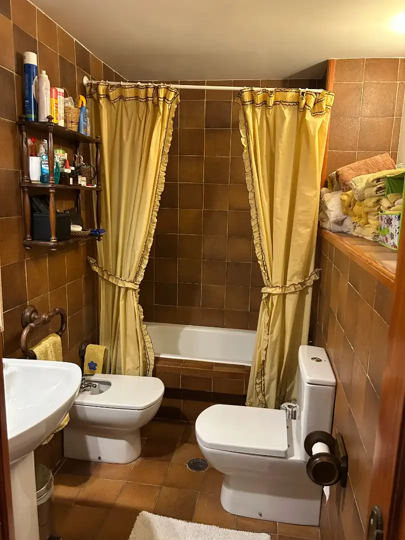 Baño de Casa o chalet en venta en Vigo  con Calefacción, Jardín privado y Parquet