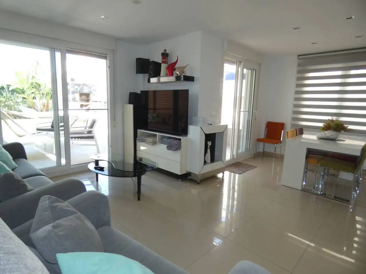 Wohnzimmer von Einfamilien-Reihenhaus zum Verkauf in Benicarló mit Klimaanlage, Heizung und Privatgarten