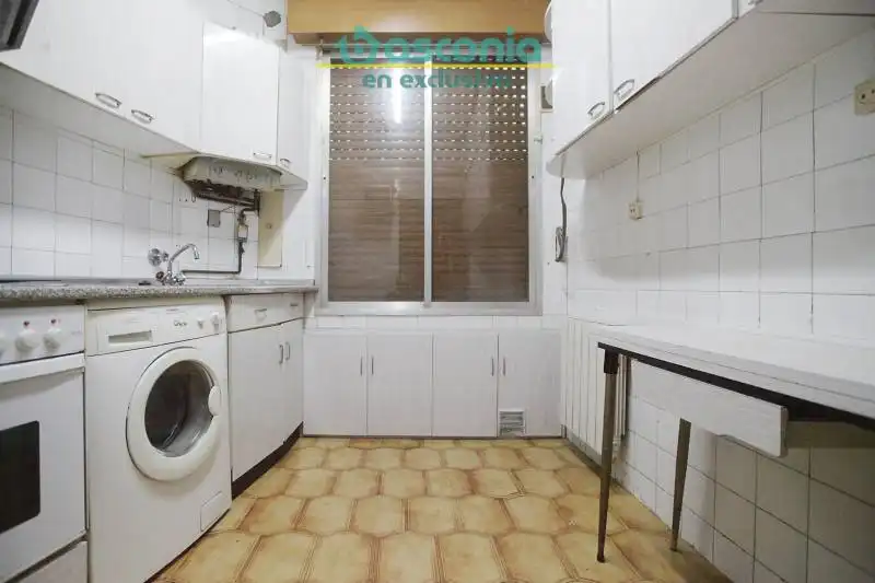 Cocina de Piso en venta en Galdakao con Calefacción y Amueblado