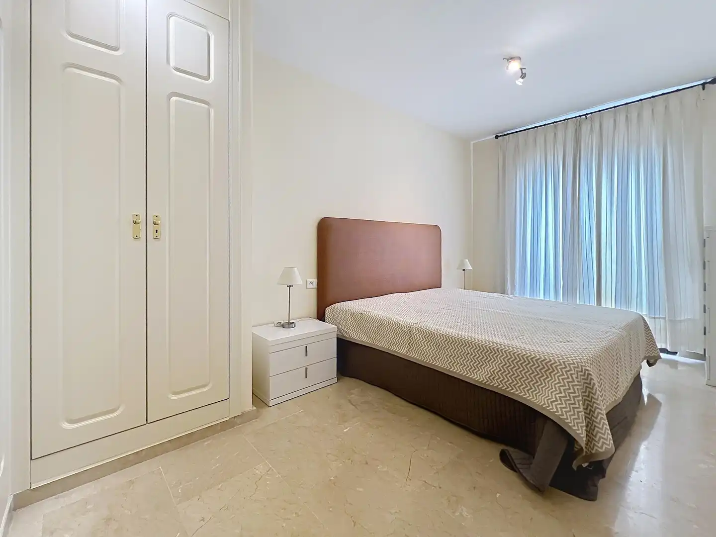 Schlafzimmer von Wohnungen zum Verkauf in Manilva mit Klimaanlage, Terrasse und Abstellraum