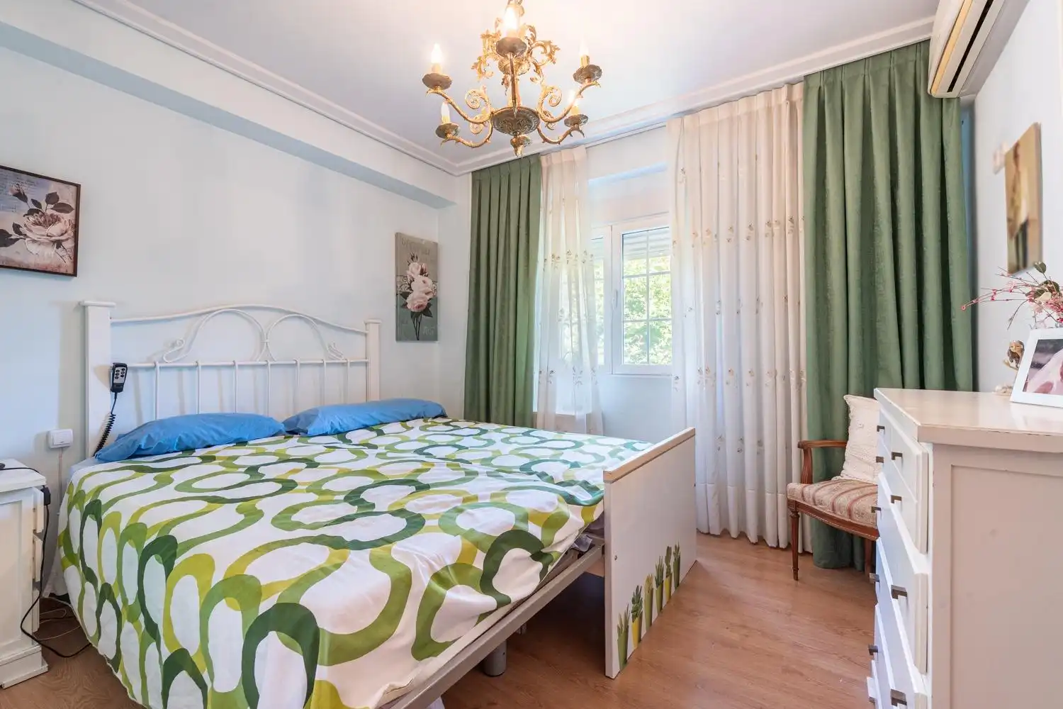 Bedroom of Flat for sale in Madrid  with Air Conditioner, Heating and Private garden